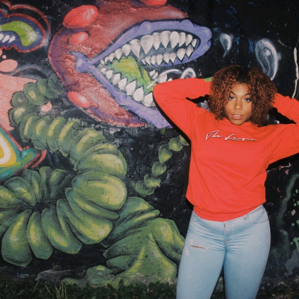 Meet your Posher, Simone